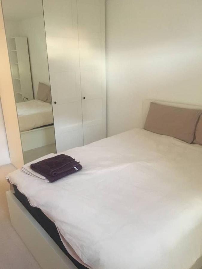 Bright & Modern 1 Bedroom Flat In Shepherds Bush * Londra
